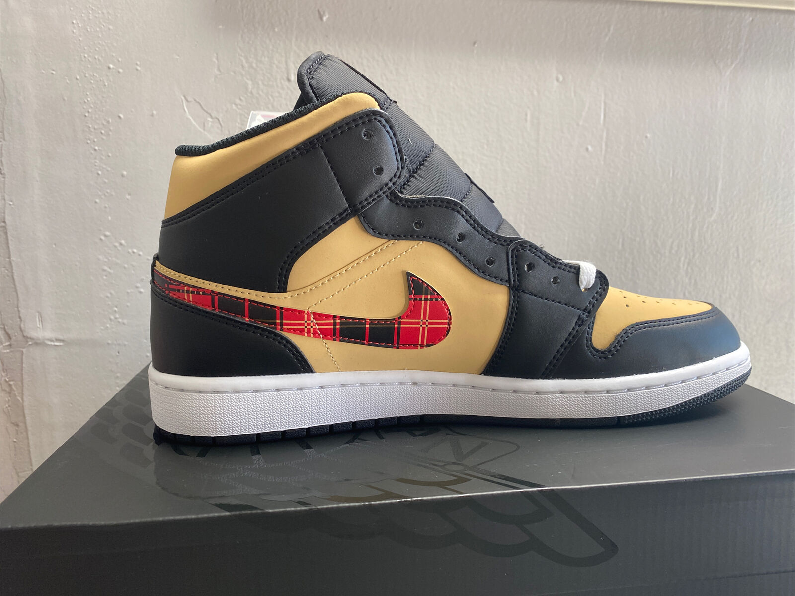 jordan 1 mid plaid