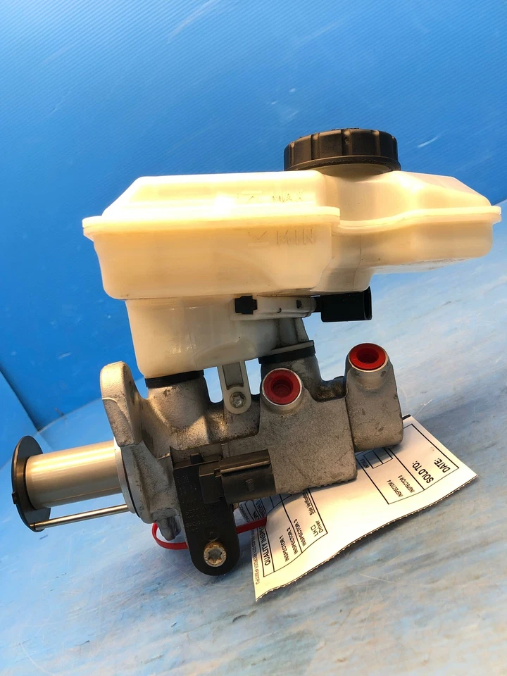 2015-2020 AUDI S3 OEM SDN BRAKE MASTER CYLINDER W/ FLUID RESERVOIR TANK 32668423 - Изображение 4 из 4