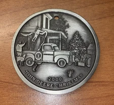 2000 JOHN DEERE CHRISTMAS HOLIDAY ORNAMENT LIMITED EDITION TRUCK SPECCAST