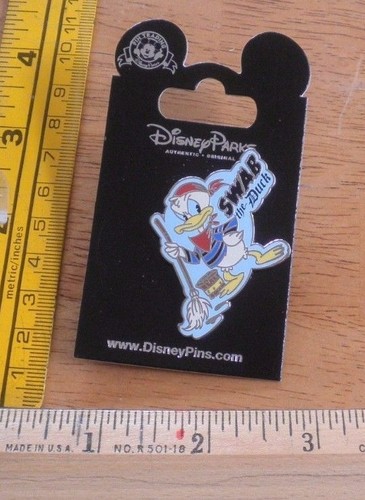 Disney pin Donald Duck pirate Swab the Duck deck mopping - 第 1/1 張圖片