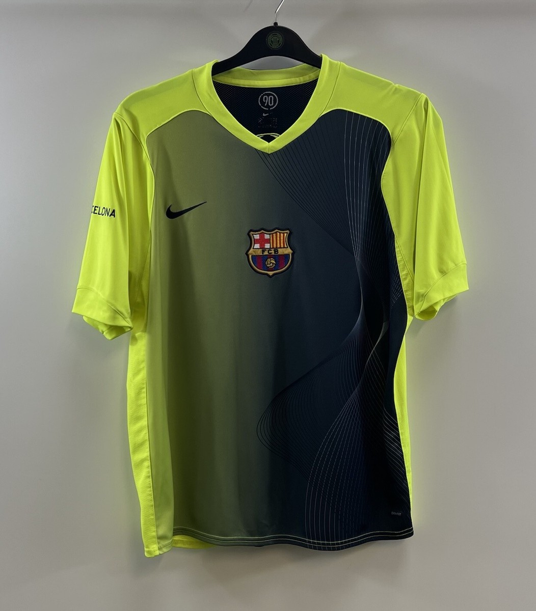 Barcelona Training Football Shirt 2005/06 Adults Medium Nike C935