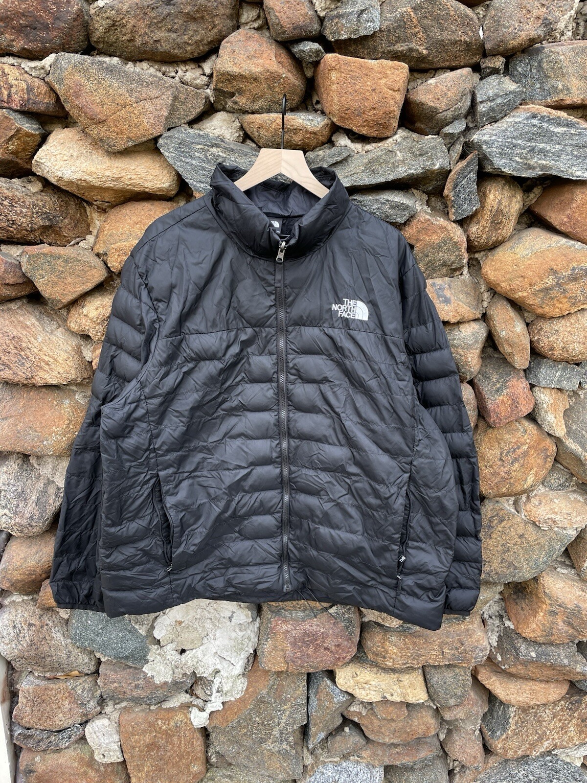 The North Face 550 Men's XXL Black Down Jacket for Hiking & Outdoor Adventures Full Zip