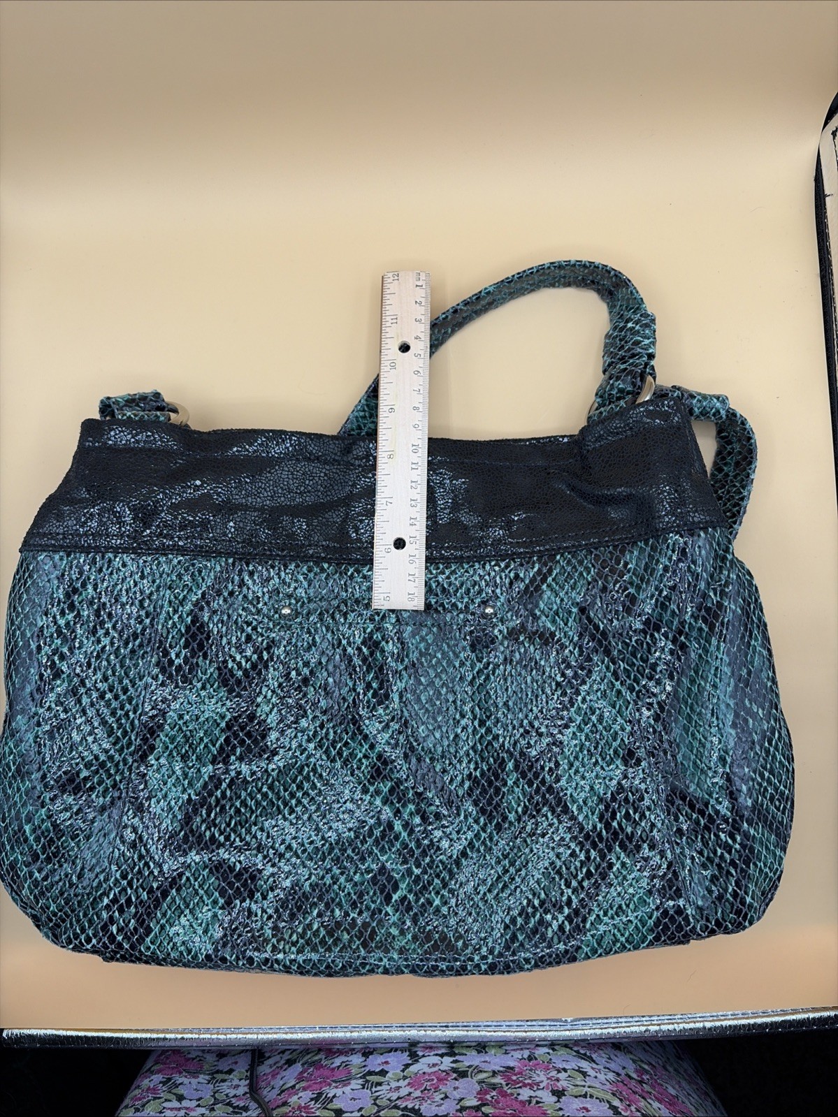 B Makowsky Green Python Print Leather Double Hand… - image 11