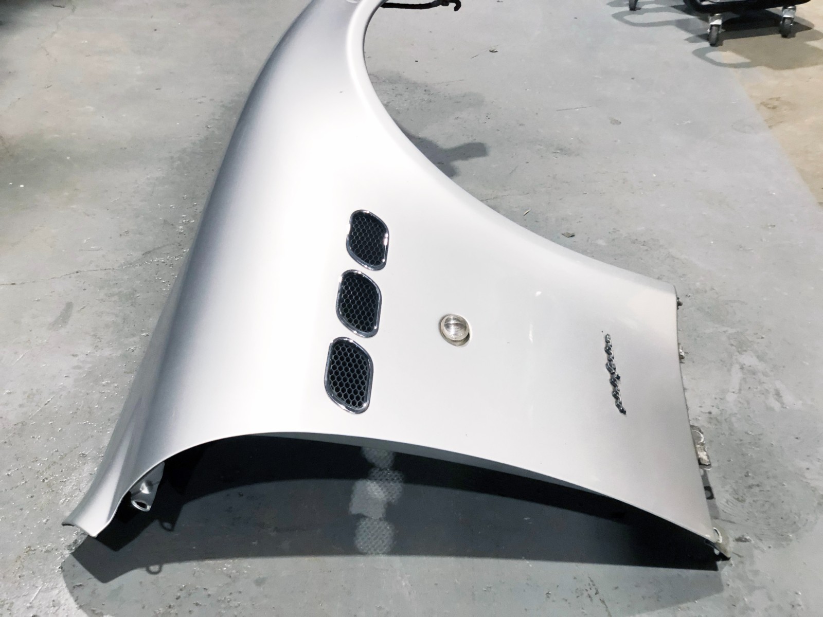 03-13 Maserati Quattroporte M139 Right Passenger Fender Panel GRIGIO TOURING 09
