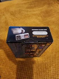 Nintendo NES Classic Mini Console with 850+ Games & Extra Controller