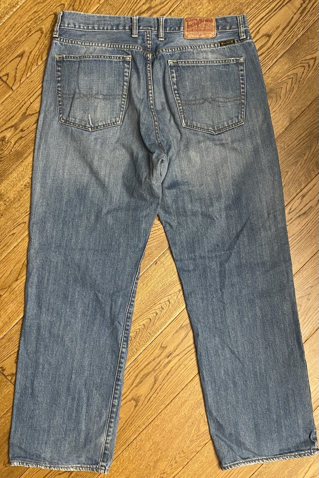 LUCKY BRAND Denim Mens Jeans 36 x 32 Light to Medium Wash Zip Fly Cotton