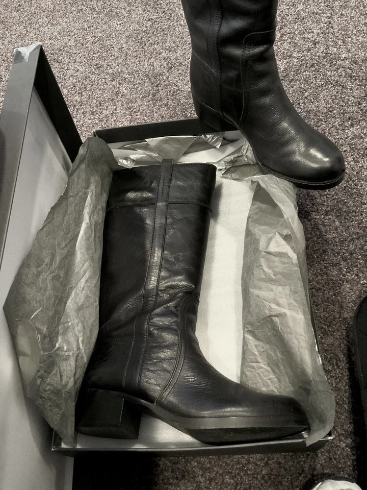 Botas hasta la rodilla para mujer talla 10 negras en caja original de Sole Society Foto 4 de 4