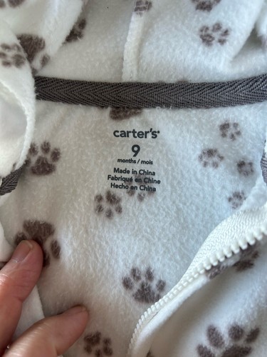 Conjunto polar estampado pata bebé niño Carters talla 9M - Imagen 4 de 6