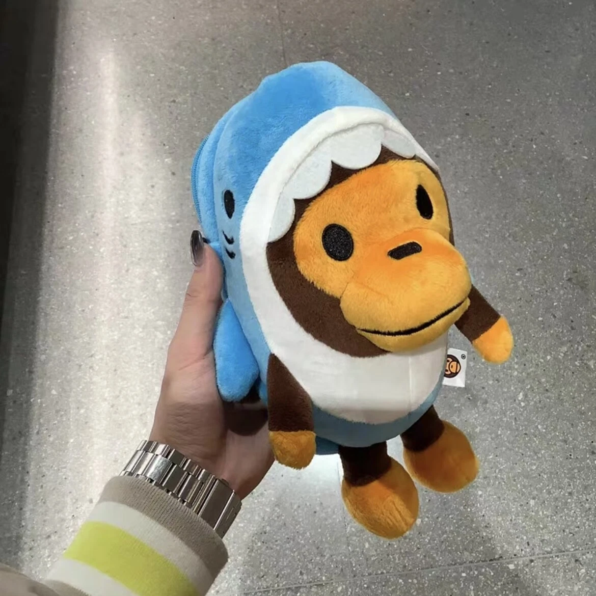 A BATHING APE SHARK BABY Milo ぬいぐるみ A BATHING APE Baby Milo Store Monkey Blue Shark Shoulder Bag
