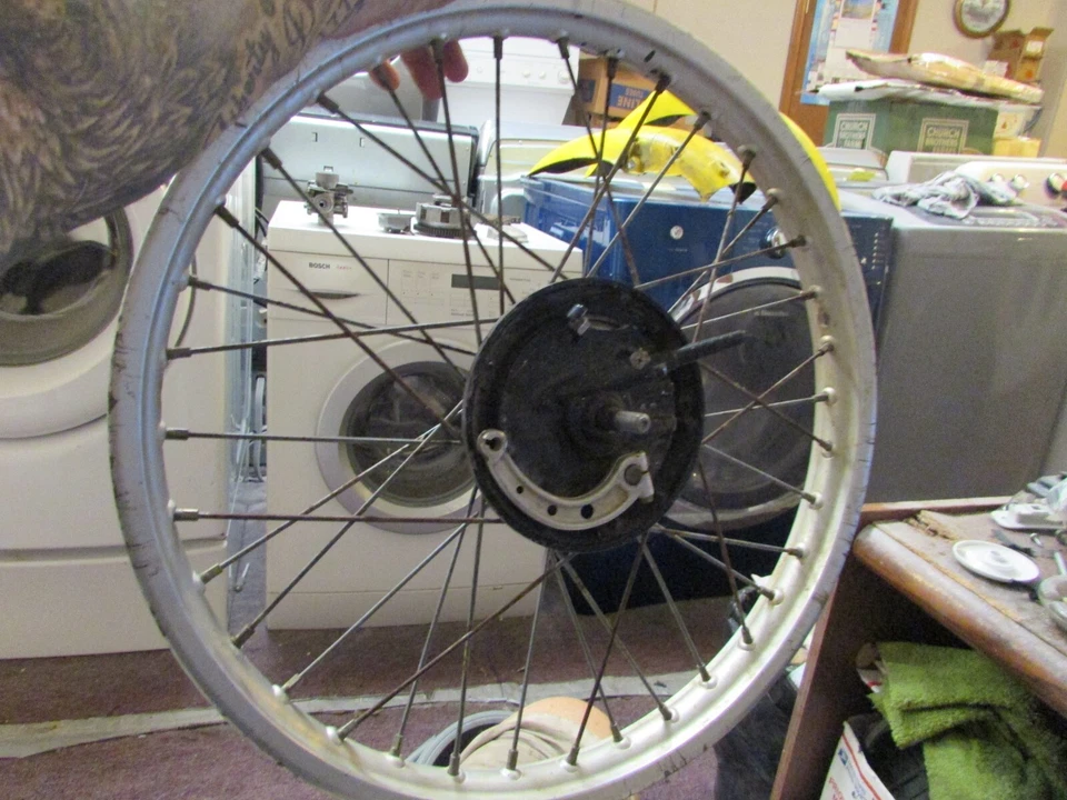 Llanta delantera OEM 1984 Honda Xr200r Foto 4 de 4