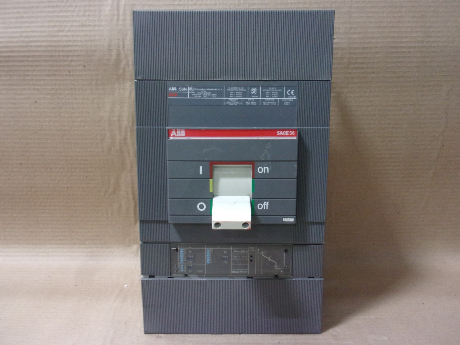ABB S6N SACE S6 3 Pole 800 Amp 600V Shunt Trip & AUX Circuit Breaker Flawed #23