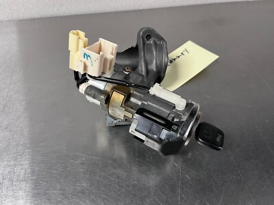 未使用　鍵　CAMRY 2007-2011 TOYOTA CAMRY IGNITION DOOR TRUNK LOCK CYLINDER SET 2