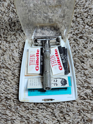 Gillette Slim Adjustable 1964年ジレット ケース付き Vintage GILLETTE H1 Slim Adjustable Razor 1964 Case, Blades