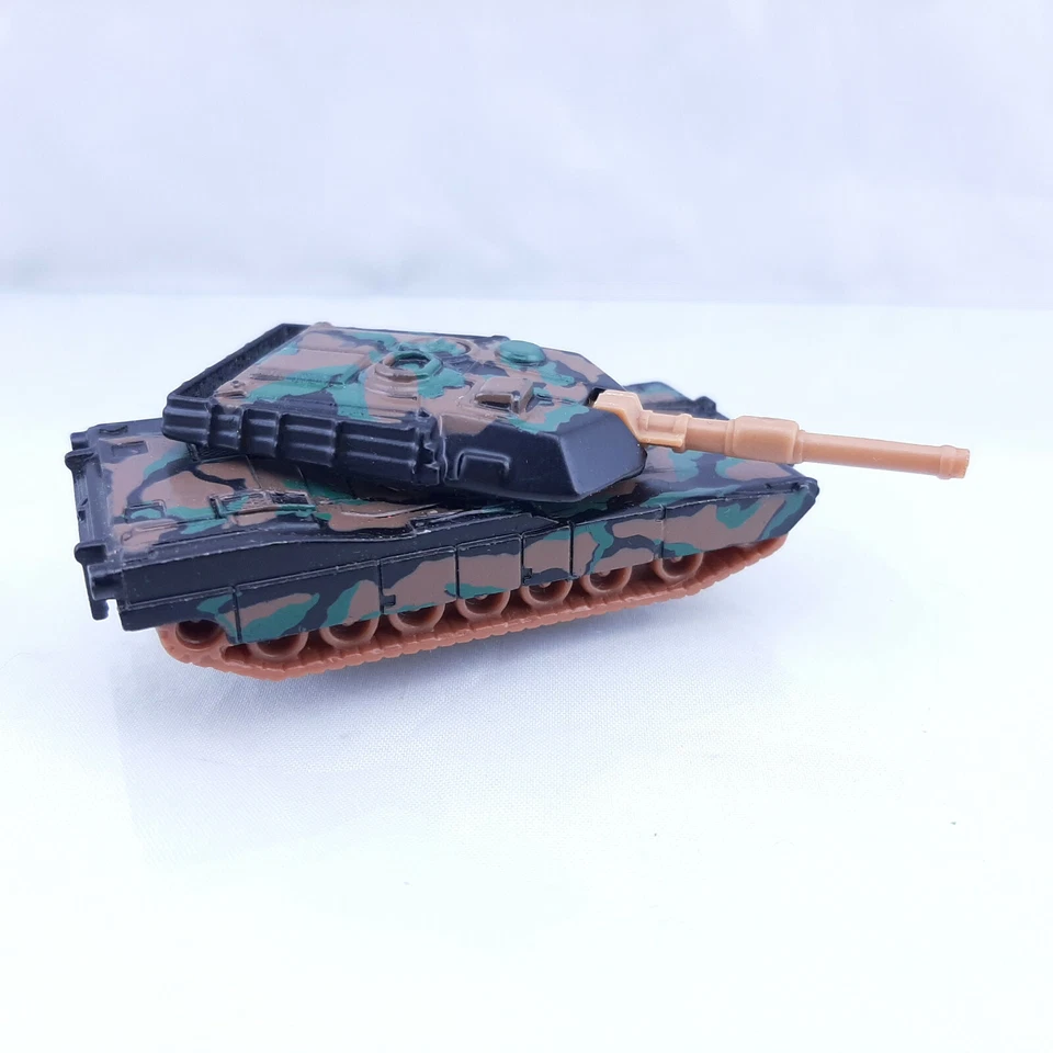 Diecast M1 A1 Abrams Main Battle Tank by Matchbox 1994 Multi Color Camo 1:113 - Image 2 of 4