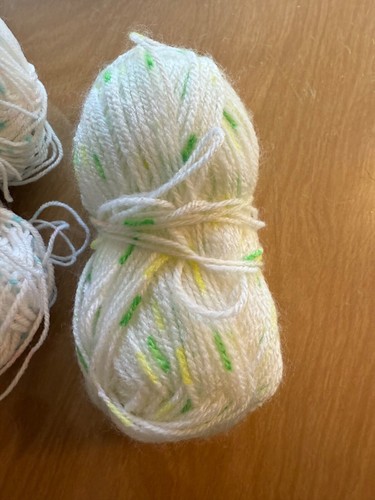 Mixed Lot of Baby Yarns Lion Brand Baby soft and Bernat Baby plus others - Picture 8 of 12