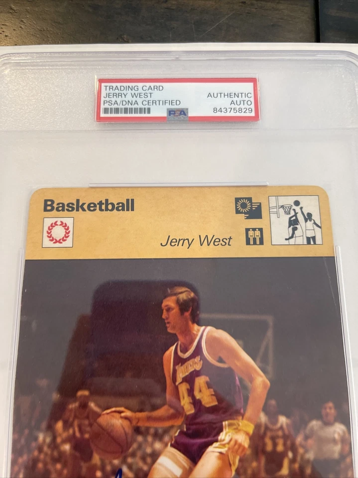 Tarjeta de Sportscaster 1977 autografiada firmada por Jerry West PSA/DNA LOGOTIPO AUTOMÁTICO DE LOS LAKERS Foto 3 de 4