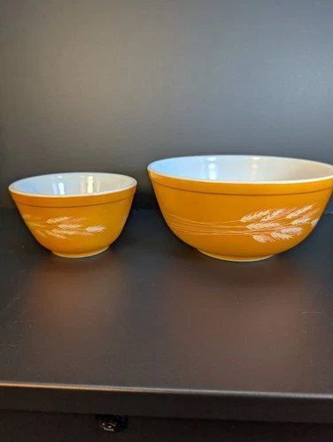 Vintage Pyrex Mixing Bowls Autumn Harvest Pattern #401 & # 403 1.5 Pint 2.5...
