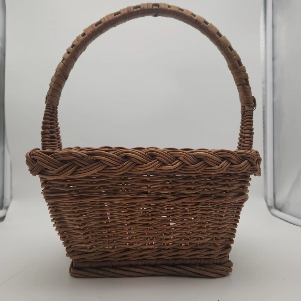 Vintage 1970s Rectangular Wicker Weaved Basket Handle 11"L x7"Wx13" T Grannycore - Image 3 of 4