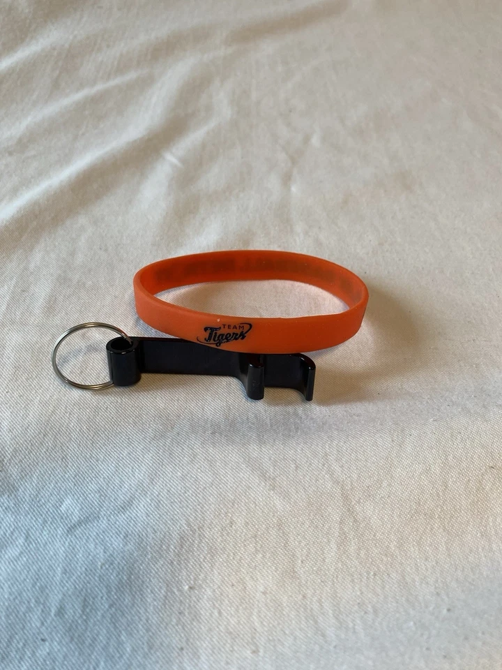 Detroit Tigers Baseball Orng/black Rubber Bracelet W/Black Bottle Open Keychain - Image 2 of 3