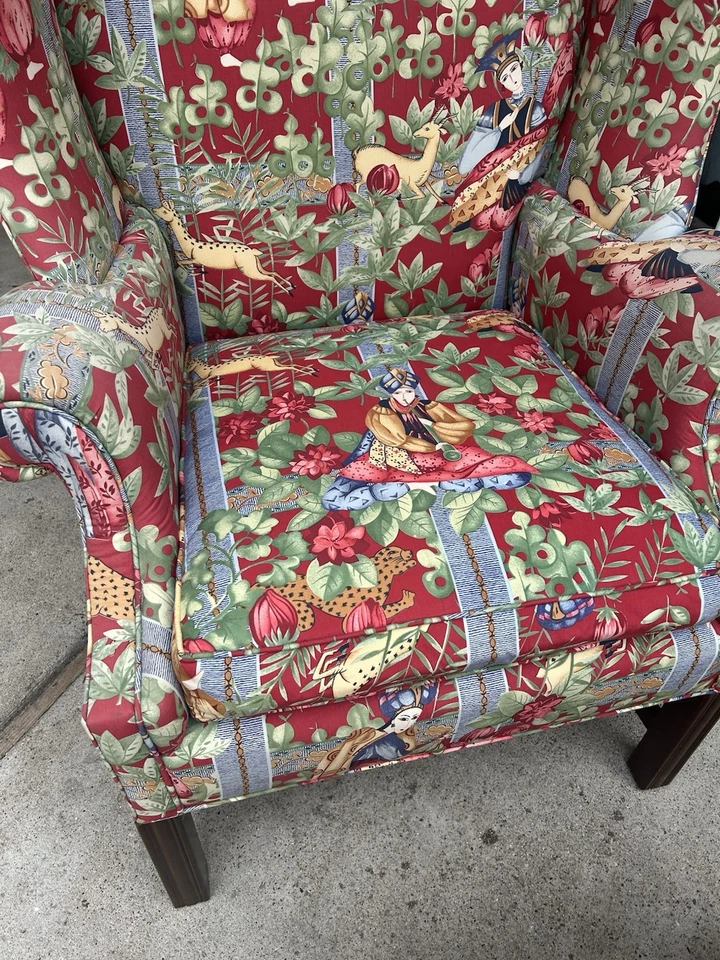 Silla de ala Baker Heritage Chippendale con tela otomana a juego Foto 3 de 4