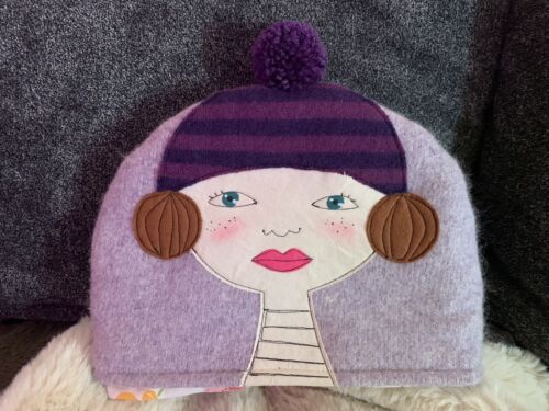 Samantha Stas Handmade Quirky Tea Cosy - Picture 1 of 4
