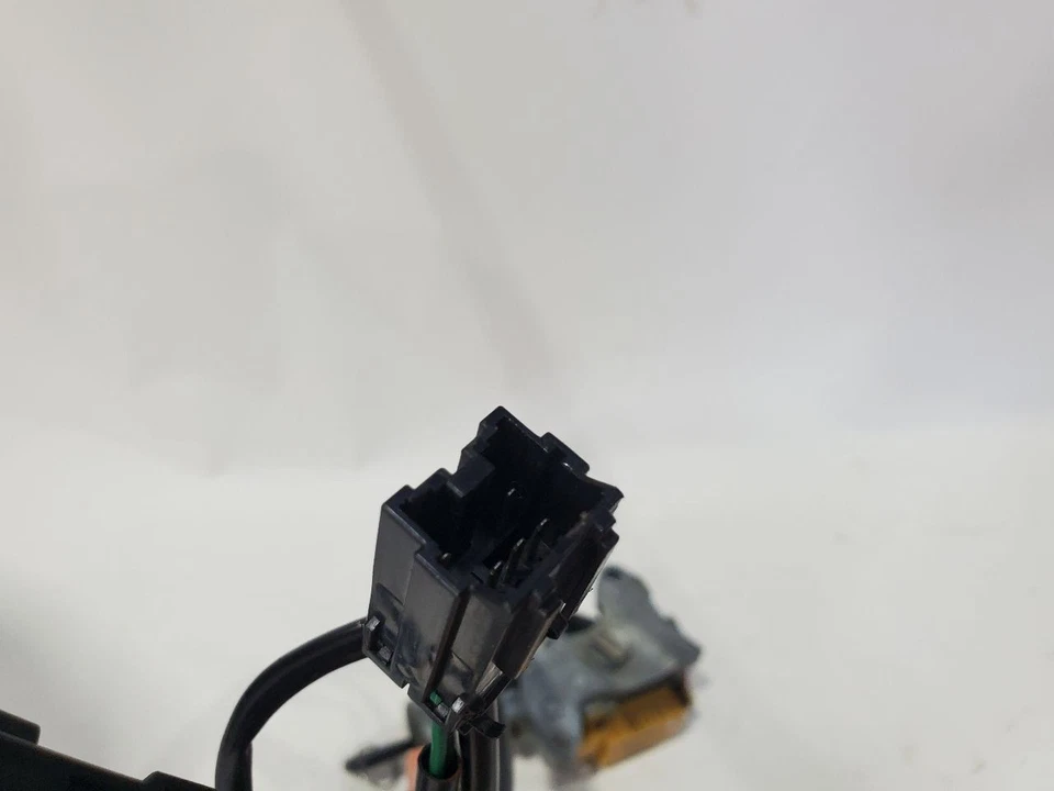 1992 1993 1994 1995 1996 1997 Subaru SVX Interruptor de encendido OEM con llave Foto 2 de 4