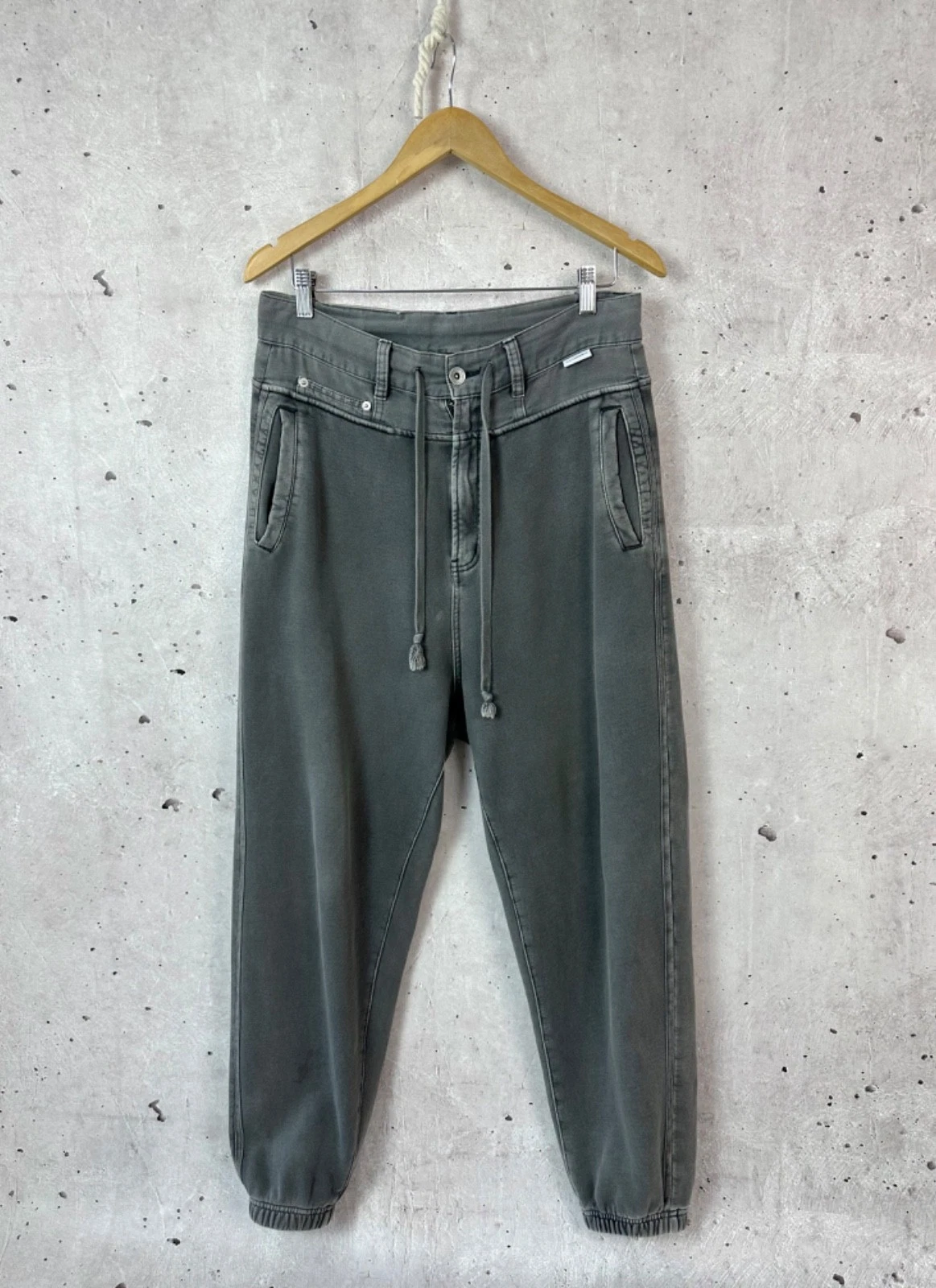 Five cm Washed Grey Denim Belt Relaxed Men’s Sweatpants Size M