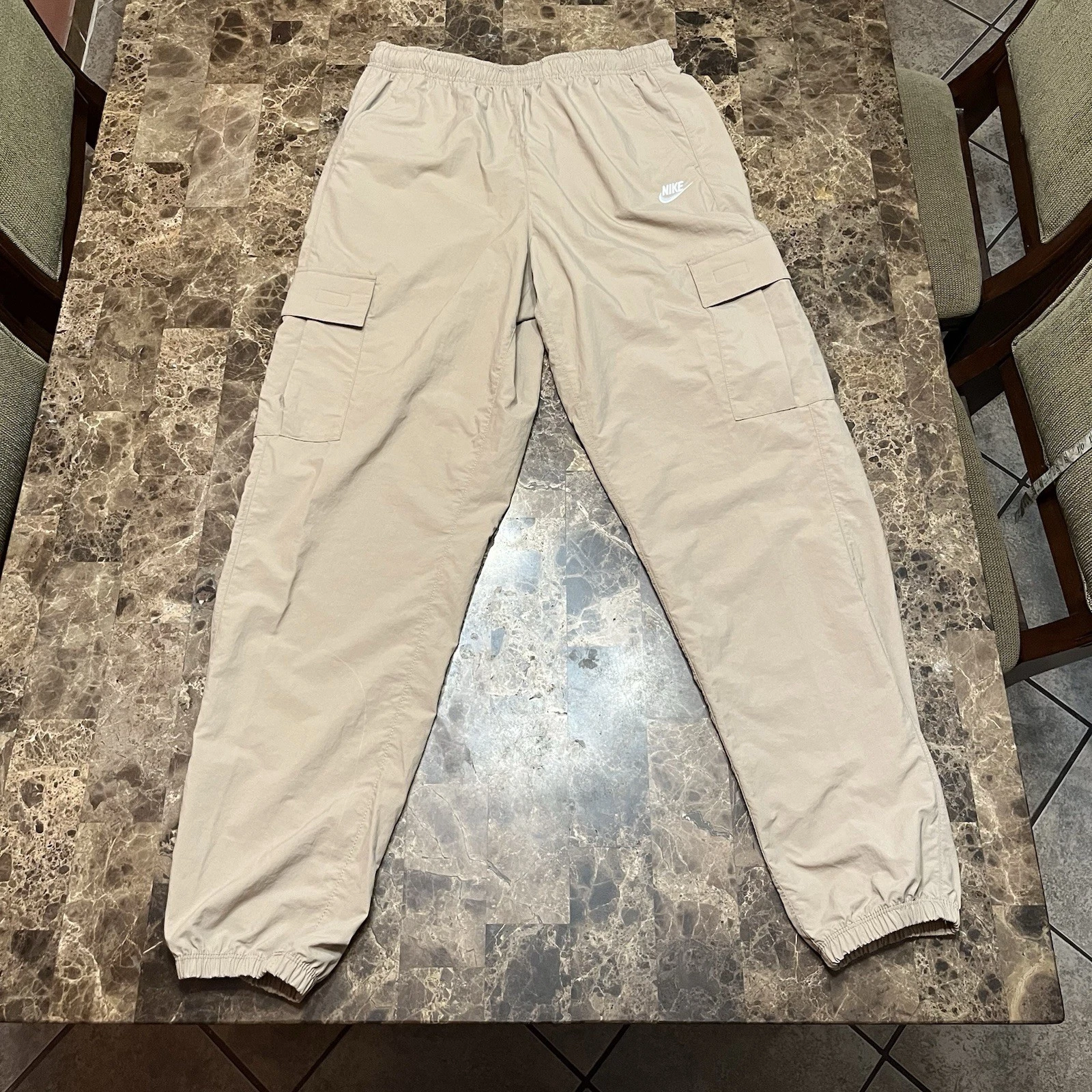 Nike Club Cargo Pants Woven Nylon Lightweight Beige HJ1990-297 Men's Size Small