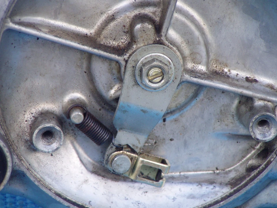 69-78 Honda CB750 F & K cubierta de embrague y liberación de embrague Foto 2 de 4