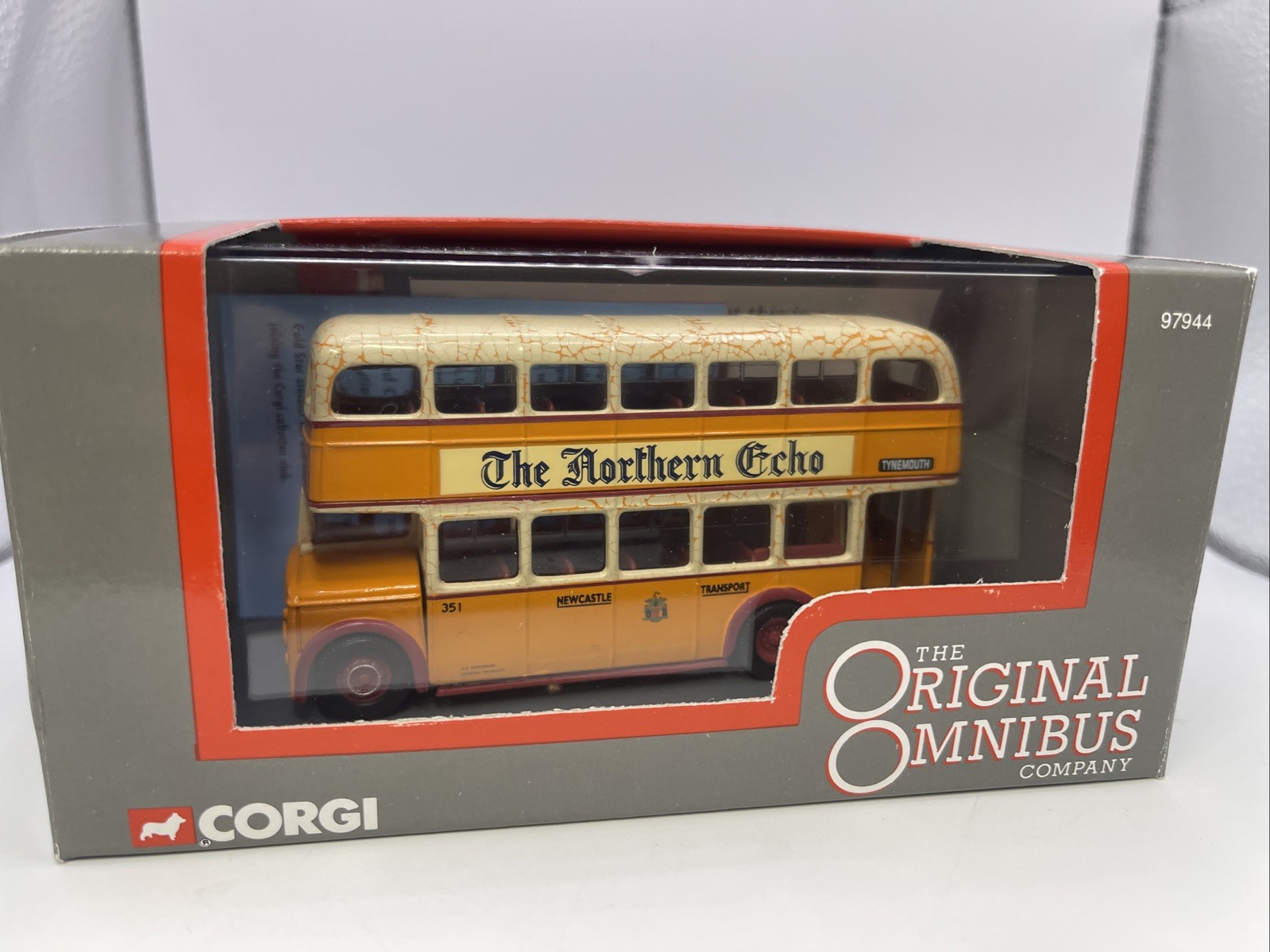 CORGI 1/76 - 97944 LEYLAND PD2 NEWCASTLE CORPORATION AND ELECTRICITY UNDERTAKING