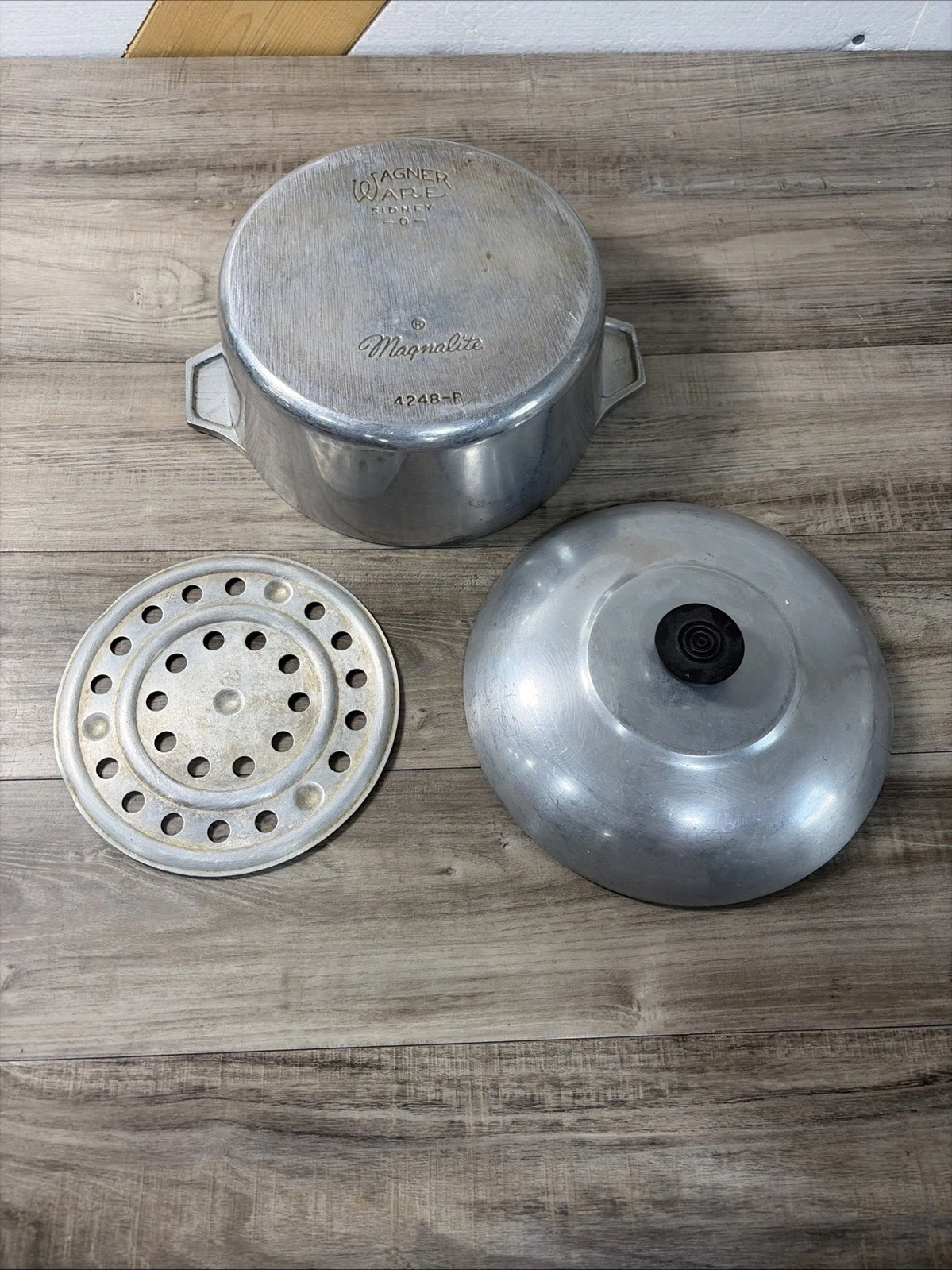 Vtg. Wagner Ware Sidney O Magnalite 4248-P Pot Roaster Dutch Oven w/lid & Trivet