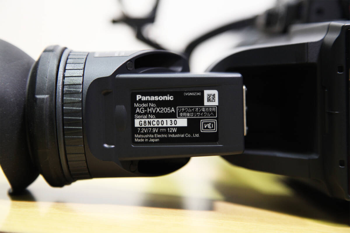 NEAR MINT Panasonic AG-HVX205a 3CCD HD P2 Camcorder HVX205 NEAR MINT Panasonic AG-HVX205a 3CCD HD P2 Camcorder HVX205