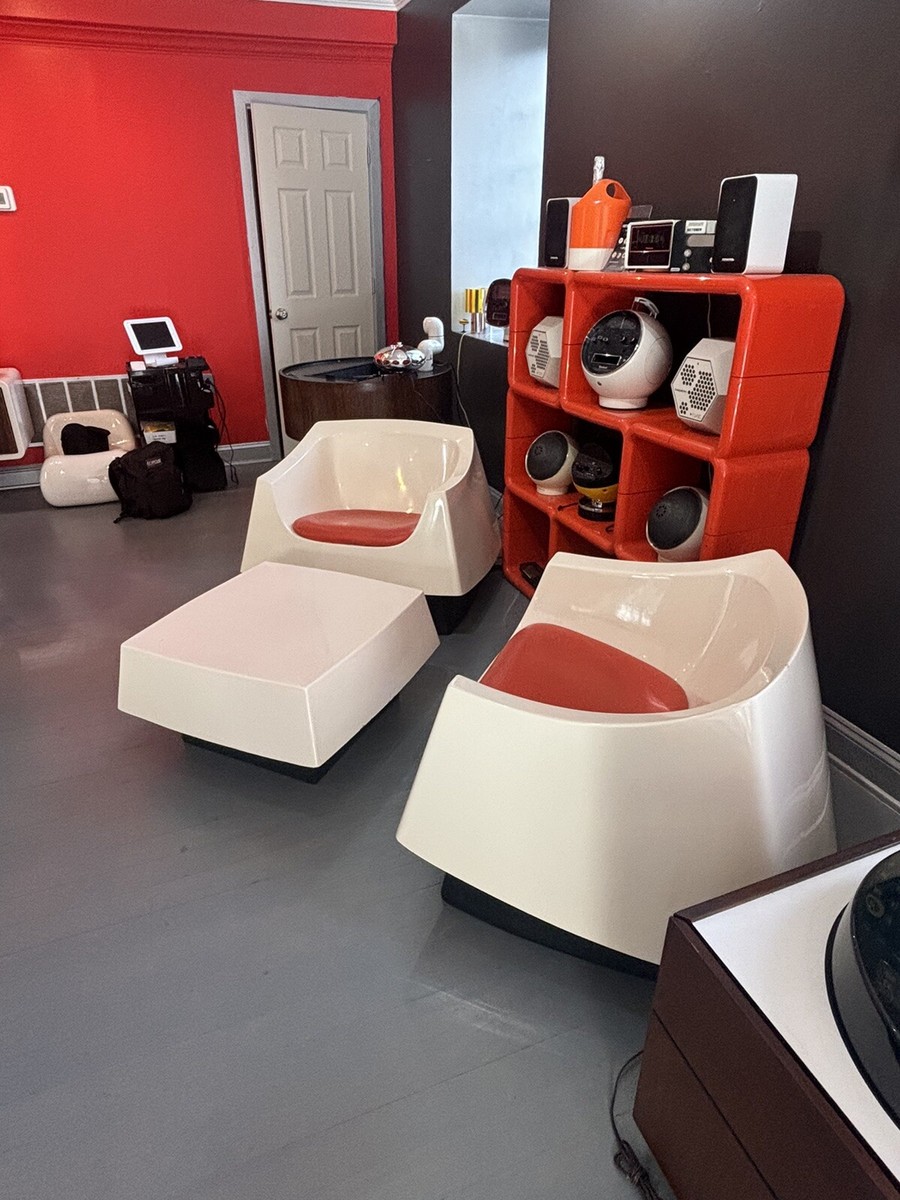 Pair Iconic 1972 Space Age Vecta Chairs In Cream & Black In