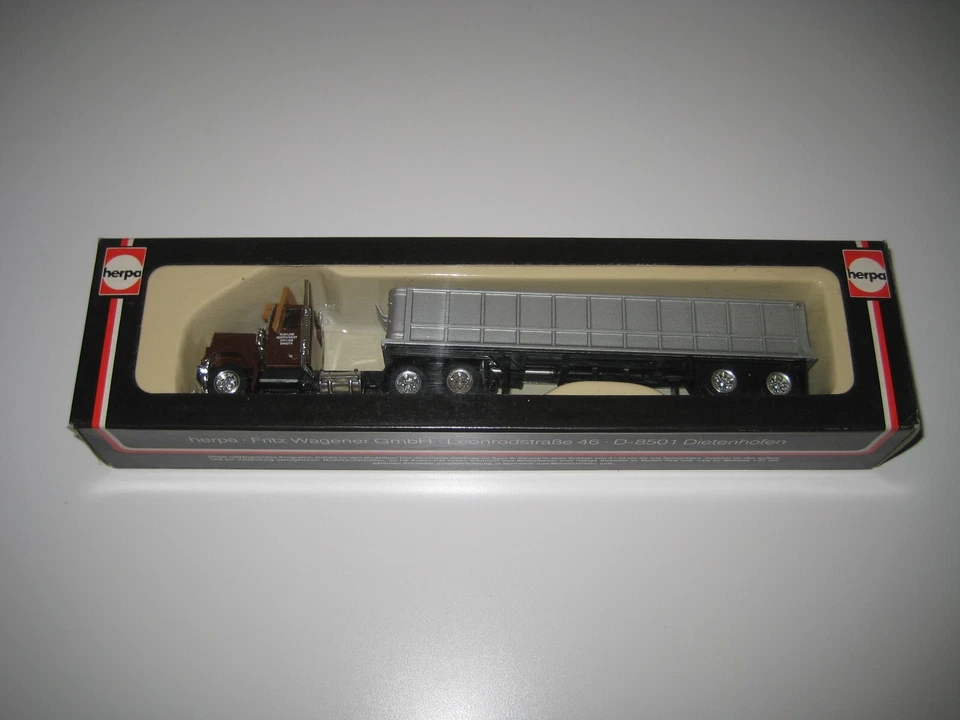 Herpa H0 951504 - Camión GMC General con remolque basculante - Imagen 2 de 4