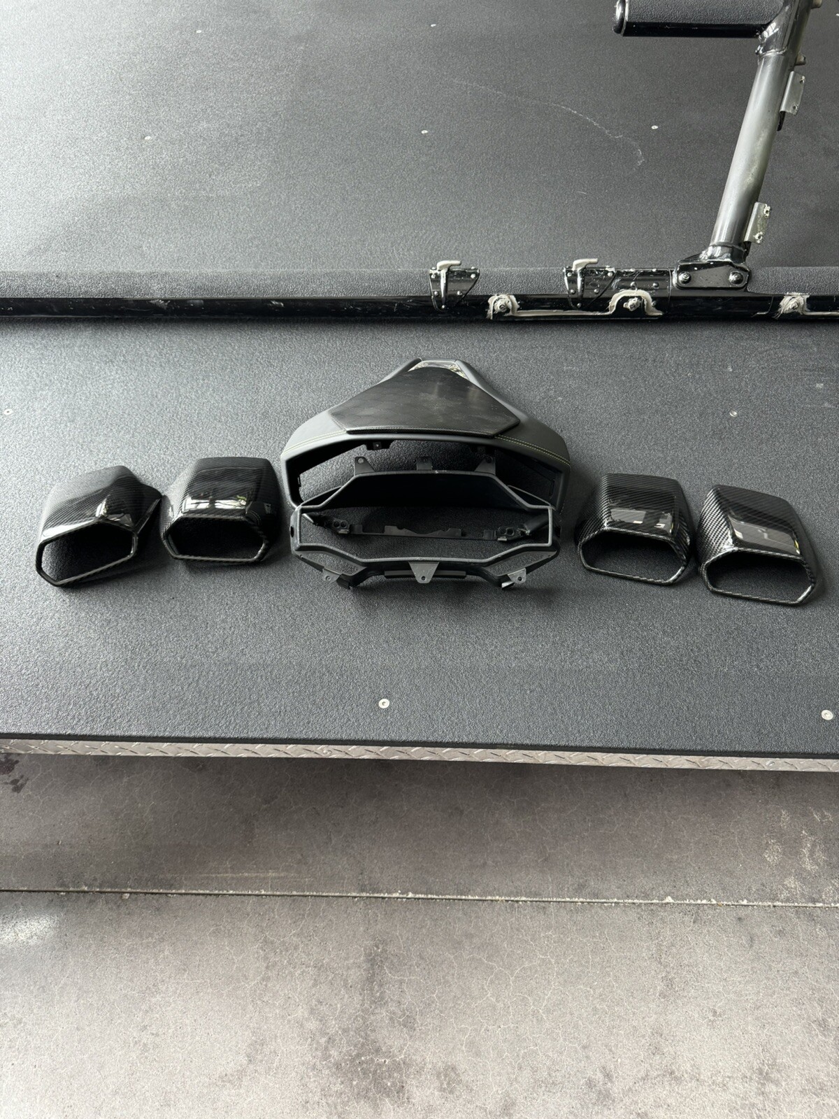 lamborghini huracan carbon fiber Vent Covers and Cluster Surround