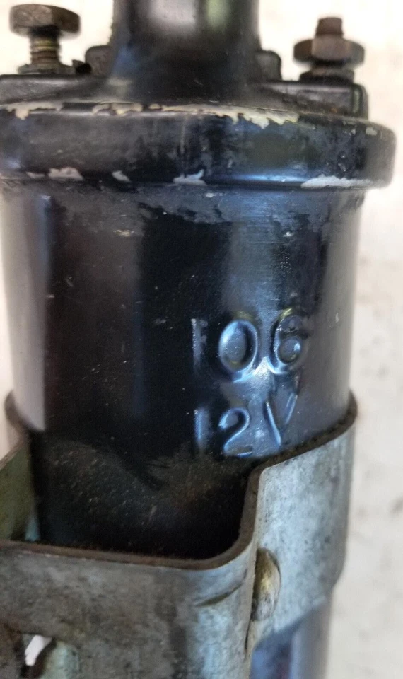 Vintage Marine Delco Remy Oil Filled Ignition Coil 12V 106 - Image 2 of 3
