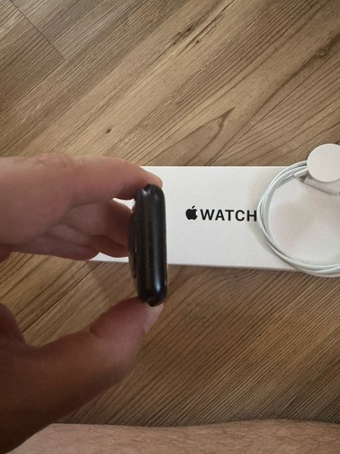 Apple Watch SE (2nd Generation) 44mm A2723 | Midnight Aluminum | GPS ONLY. - Photo 5 sur 5