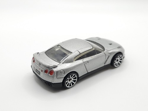 2009 Hot Wheels New Models Silver 2009 Nissan GT-R B7 Diecast - Picture 3 of 4