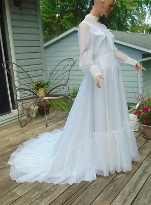 kleinfeld lace wedding dresses Es Aznabor Lace Fit-and-Flare Bridal Gown