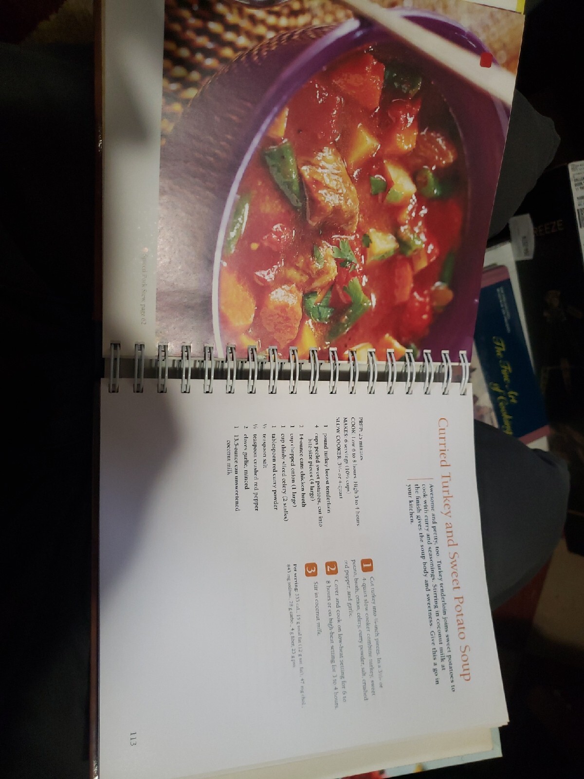 Better Homes and Gardens Dinnertime Easy Slow Cooker Recipes by Lois