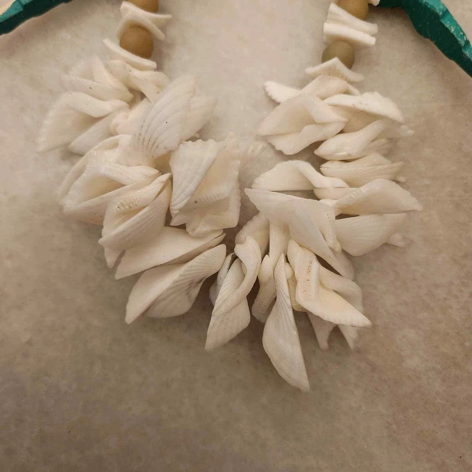 Collar para mujer de madera redonda concha de mar loros de madera pintada hecha a mano Foto 4 de 4