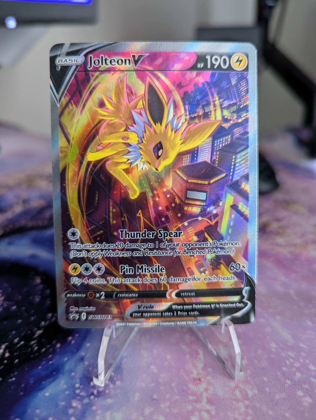 Jolteon v SWSH183 SWSH Black Star Promo Pokémon TCG Card NM
