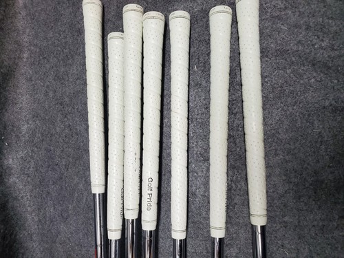 TITLEIST 714 AP2 IRON SET 8 Pieces White Golf Pride Grips KBS tour Shafts - Picture 3 of 8