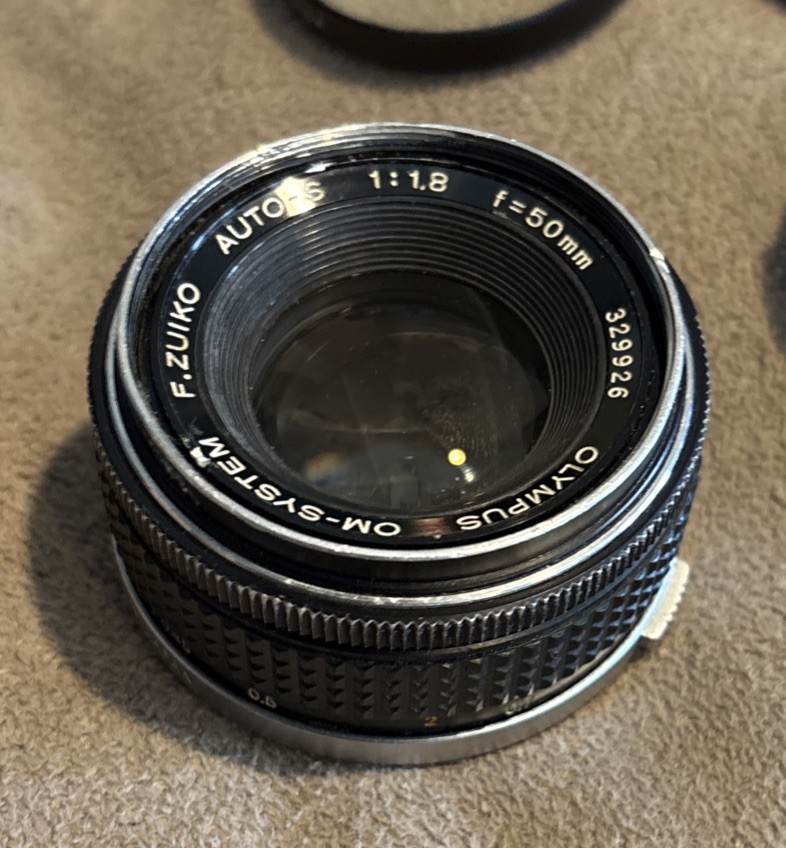 Objectif Olympus Zuiko 50mm F/1.8 – OM System – Occasion Vérifié