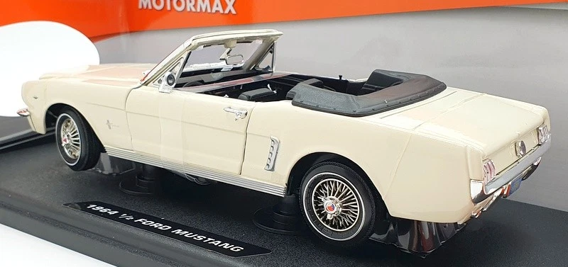 Motor Max 1/18 Scale 73145 - 1964 1/2 Ford Mustang - White - Image 2 of 4