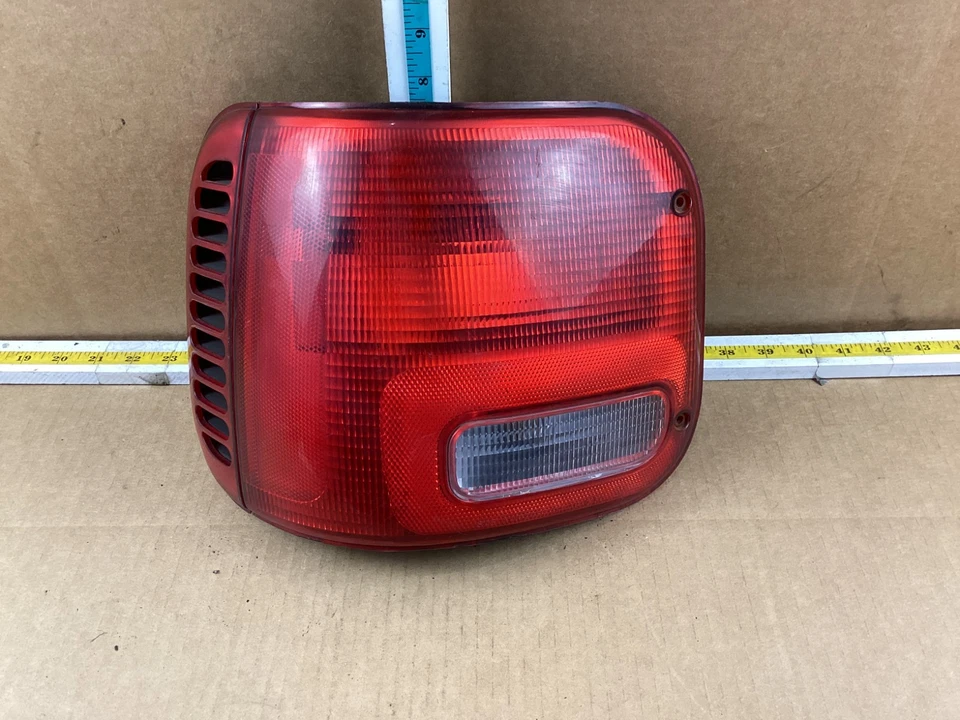 1995-2003 Dodge B1500 B3500 1500 Van Left Driver Side Tail Light 55076732 OEM - Image 3 of 4