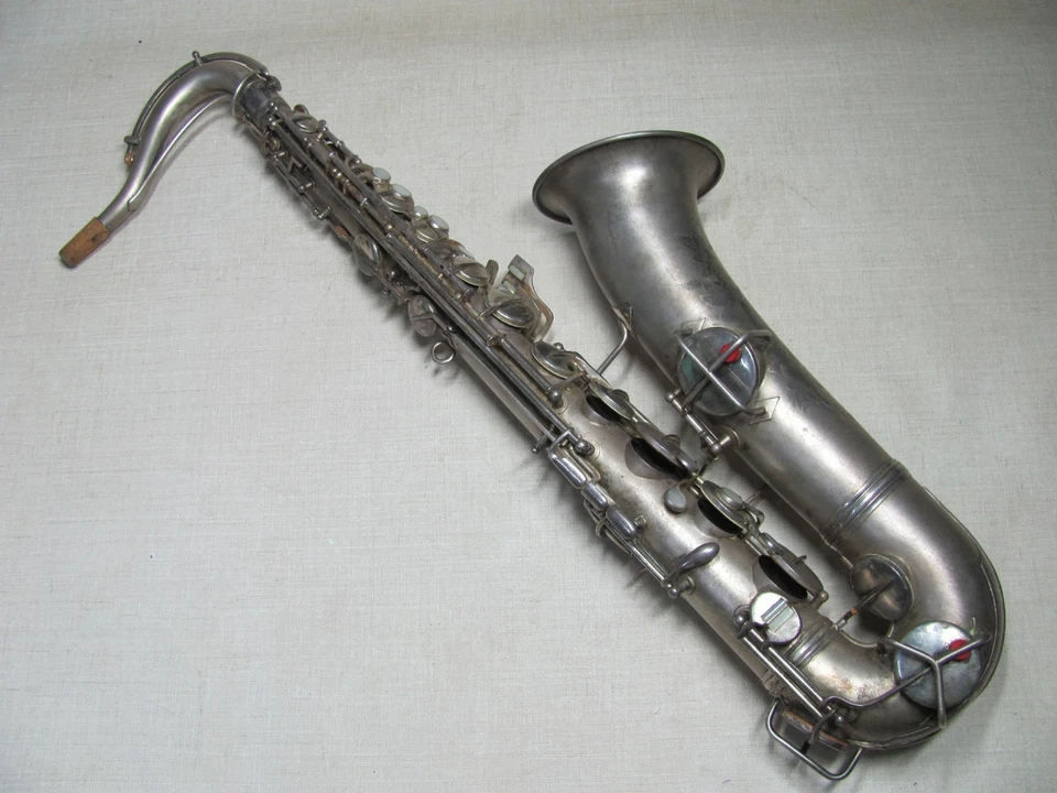 CONN NUEVO SAXOFÓN WONDER C MELODY VERSIÓN TENOR 1918 ANTIGUO NECESITA PULIDO Foto 2 de 4