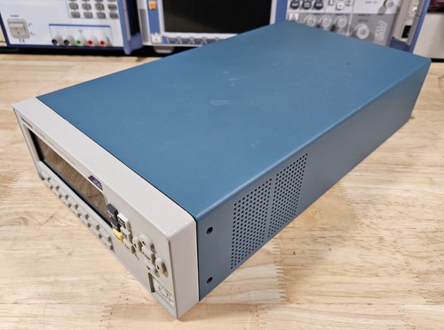 Tektronix FCA3000 Frequency Counter 300MHz, 100ps, 12 digits/s, 2 channel - Picture 4 of 6