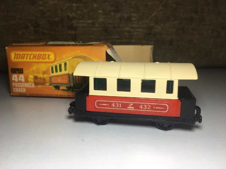 Matchbox Eisenbahn Zug Wagon no.44 in OVP Passenger Coach UNBESPIELT ! Railway - Bild 2 von 4