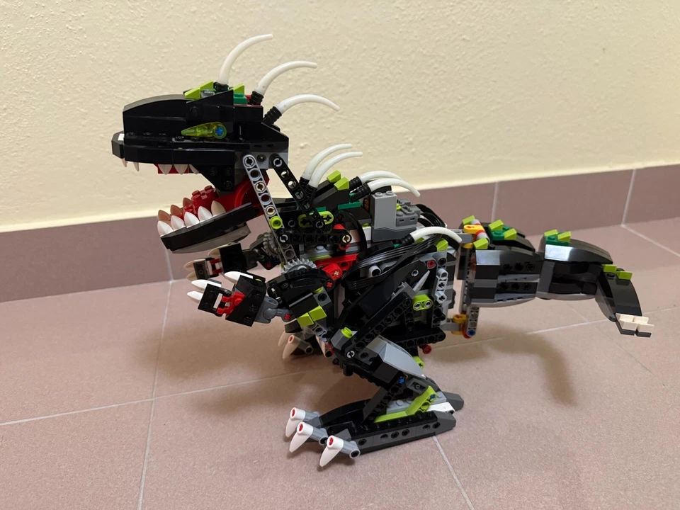 LEGO Creator 4958 Monster Dino, foto 2 di 5